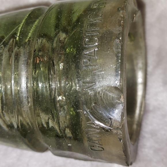 Vintage Canadian pacific ry Co Glass insulator 1885 - Picture 3 of 12
